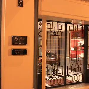 Hotel My In, París